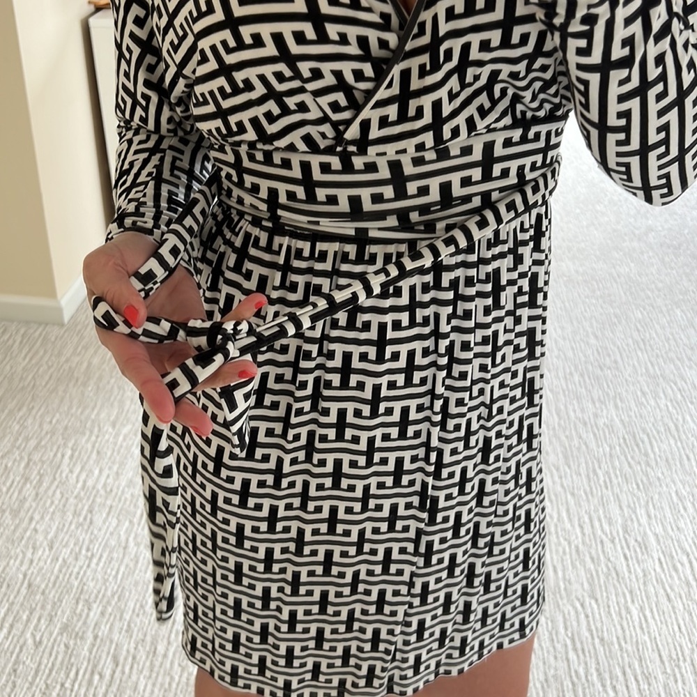 Tart bat wing dress - Picture 3 of 5